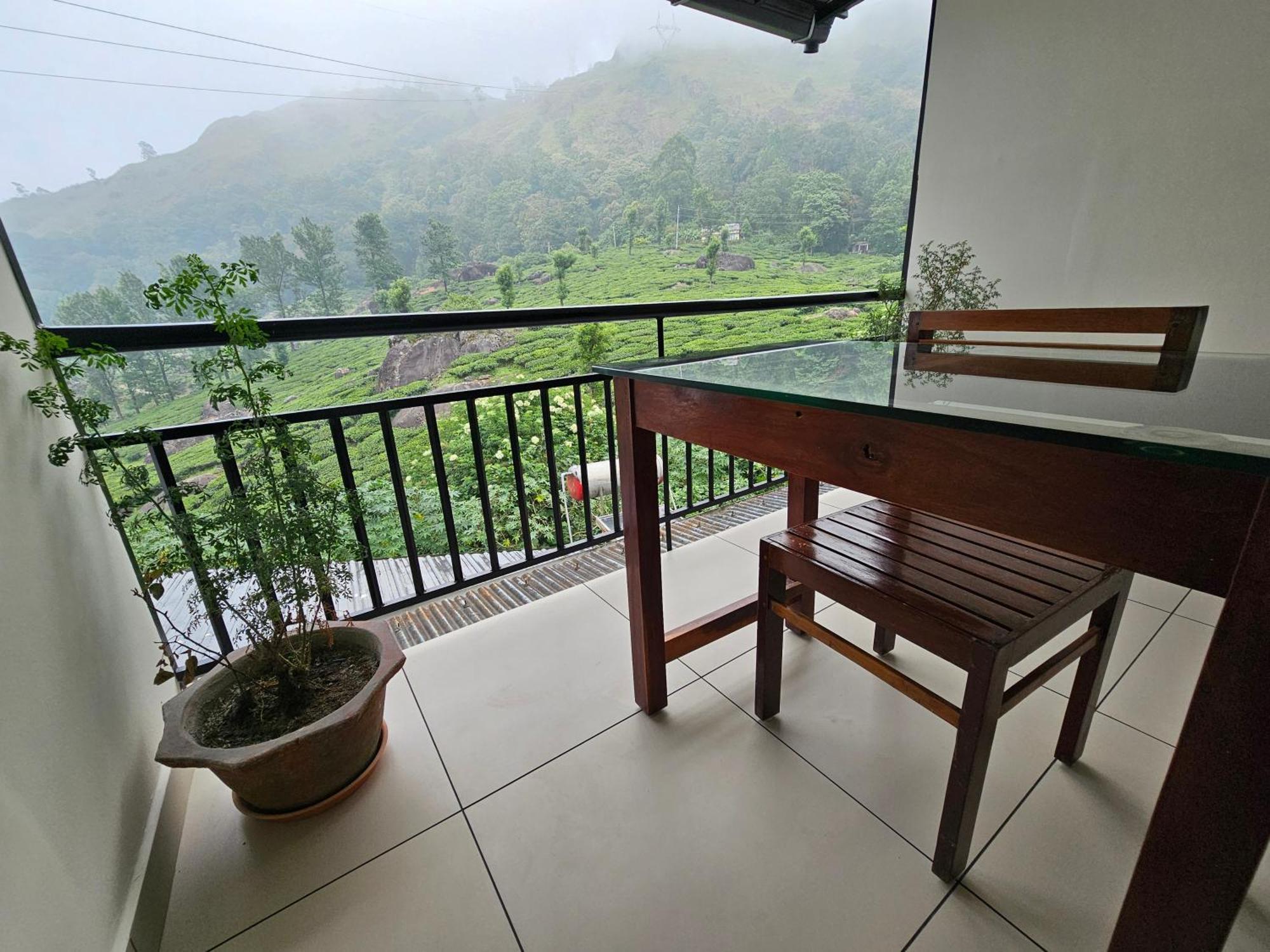 Tea Dale - All Rooms With Tea Estate View Munnar Buitenkant foto